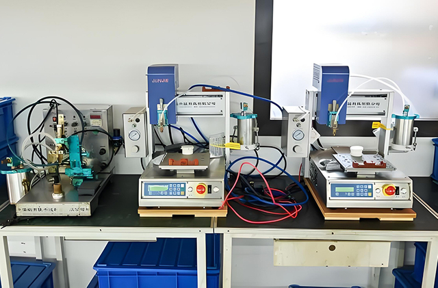 Automatic Glue Dispensing Machine